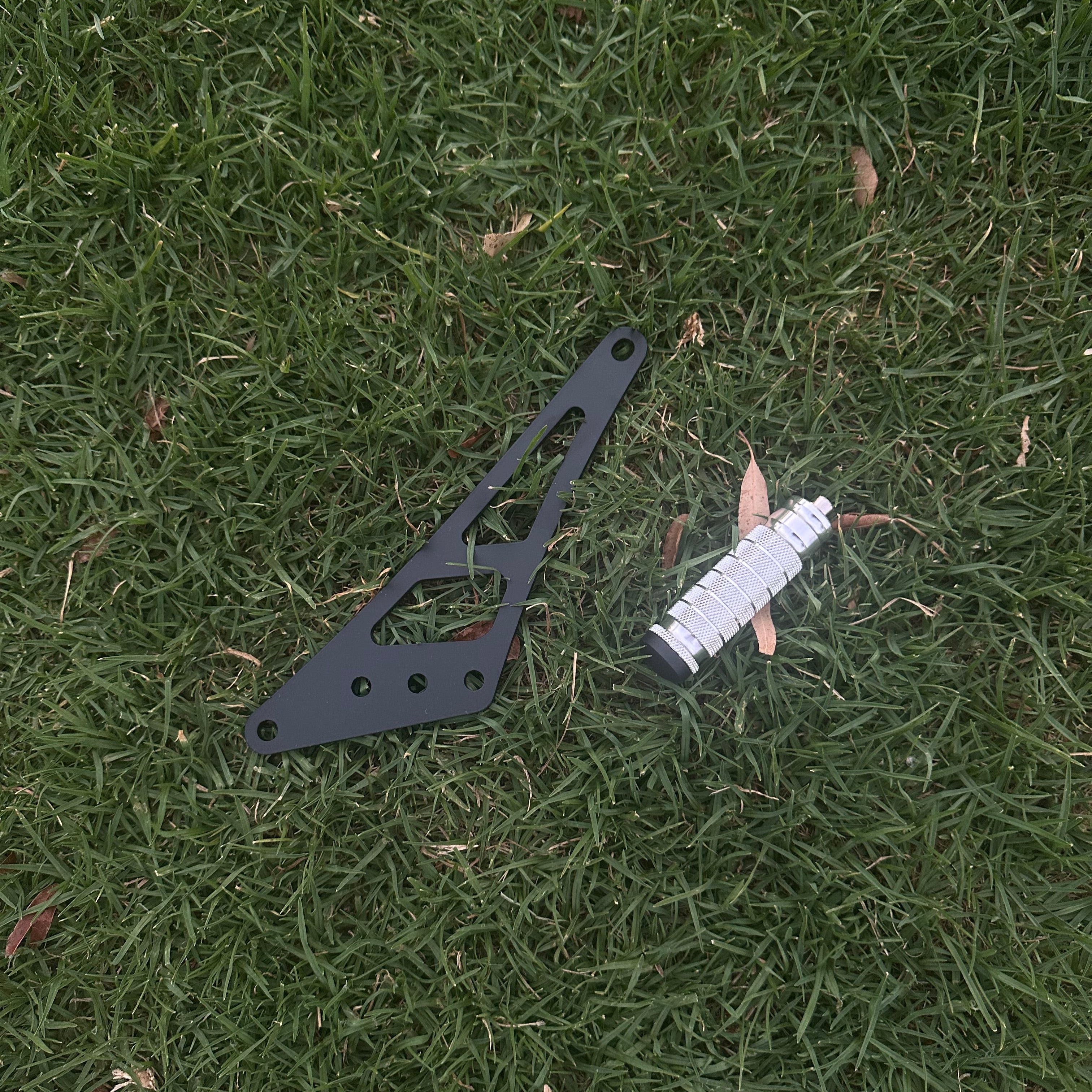 ultra Bee foot lock Stunt Foot Pegs