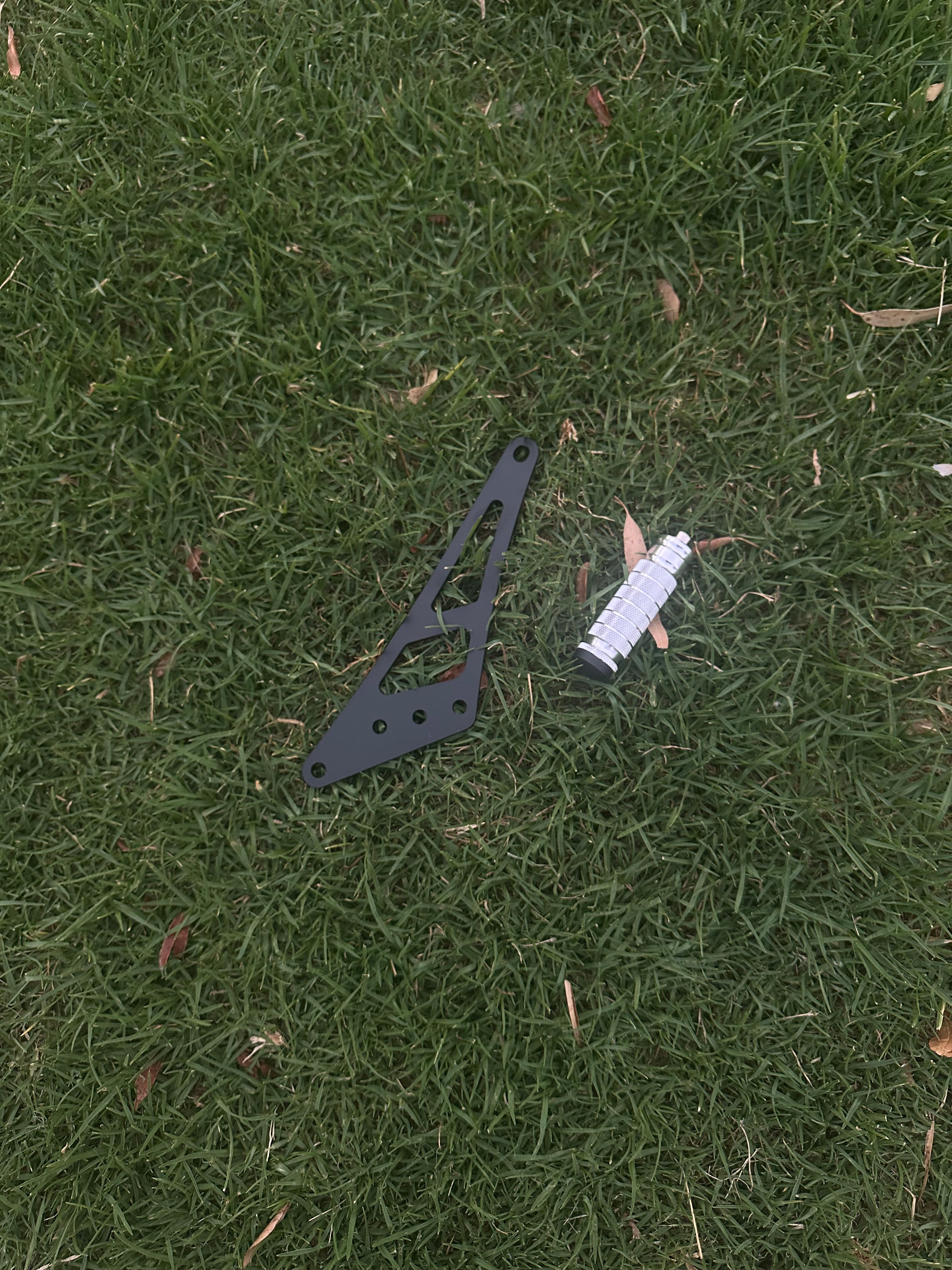 ultra Bee foot lock Stunt Foot Pegs